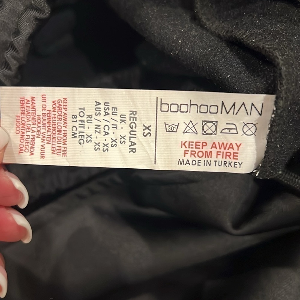 BOOHOO MAN NYLON PANTS SIZE XS - Picture 7 of 8